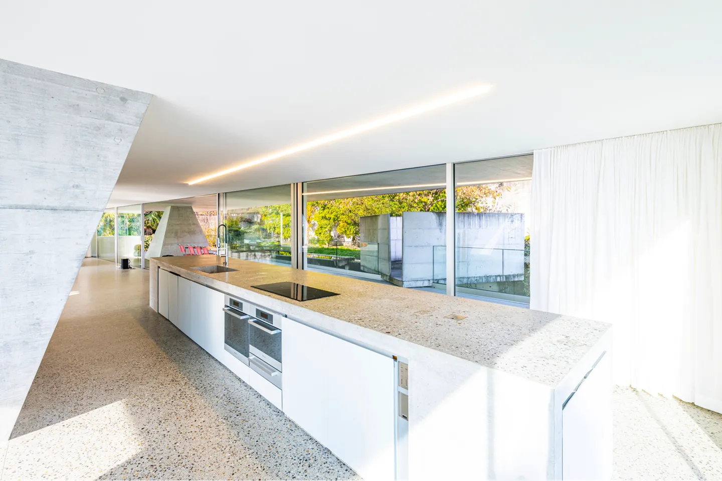 Villa de design iconique avec vue imprenable sur le lac - Photo 8 sur 13