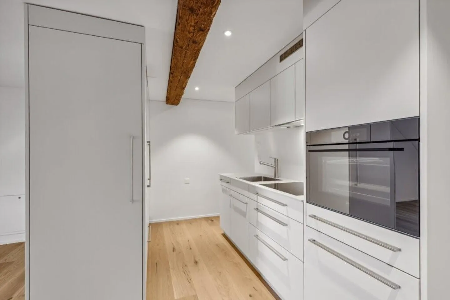 Appartamento moderno con charme d'epoca - Foto 2 di 6