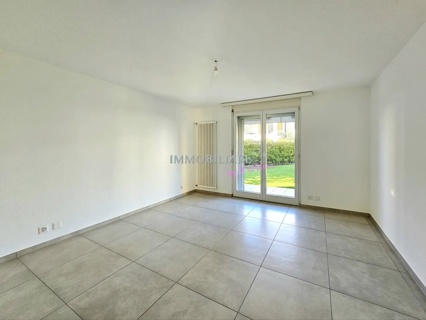 Appartamento con giardino, ristrutturato, soleggiato, tranquillo, mezzi pubblici a piedi, posto auto in garage - Foto 8 di 13