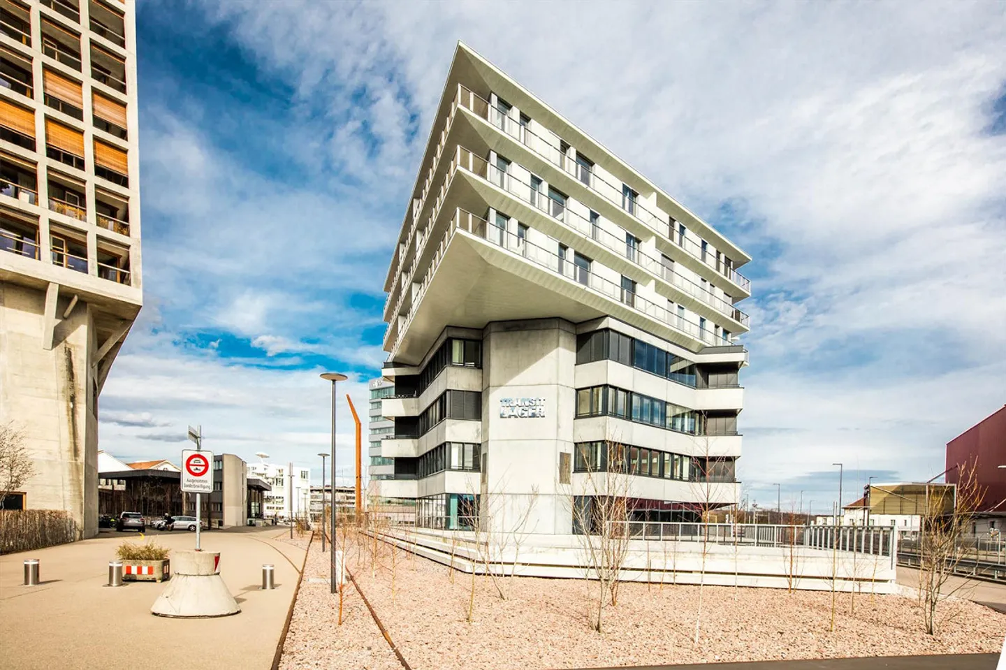 Modern 2.5-Room Apartment - Photo 1 of 4