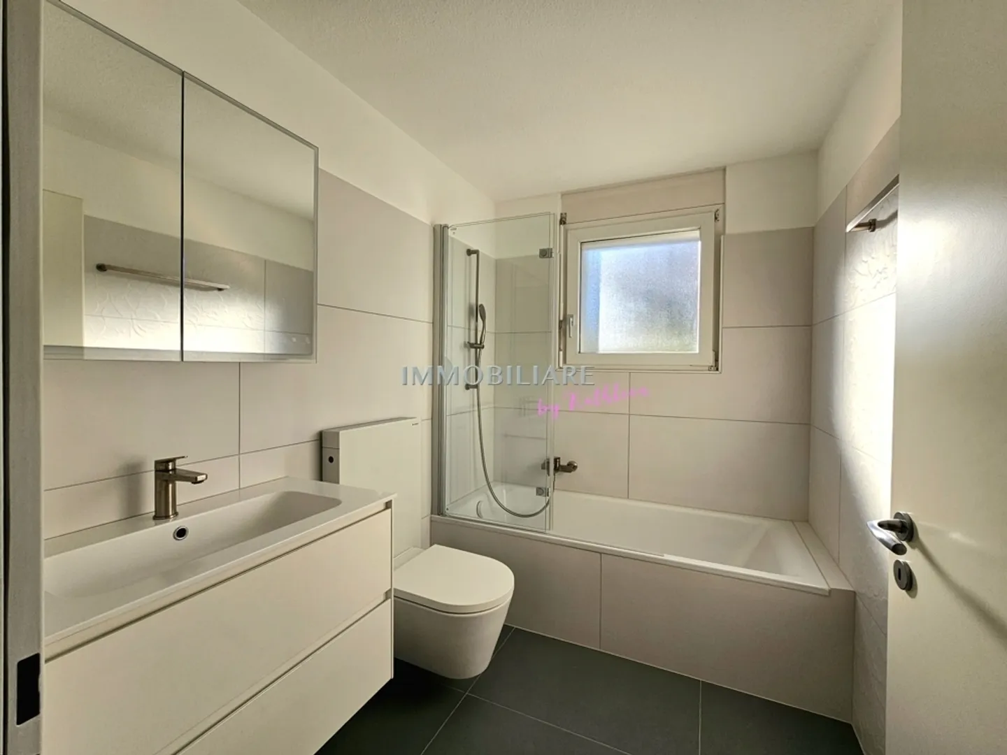 Appartamento con giardino, ristrutturato, soleggiato, tranquillo, mezzi pubblici a piedi, posto auto in garage - Foto 13 di 13