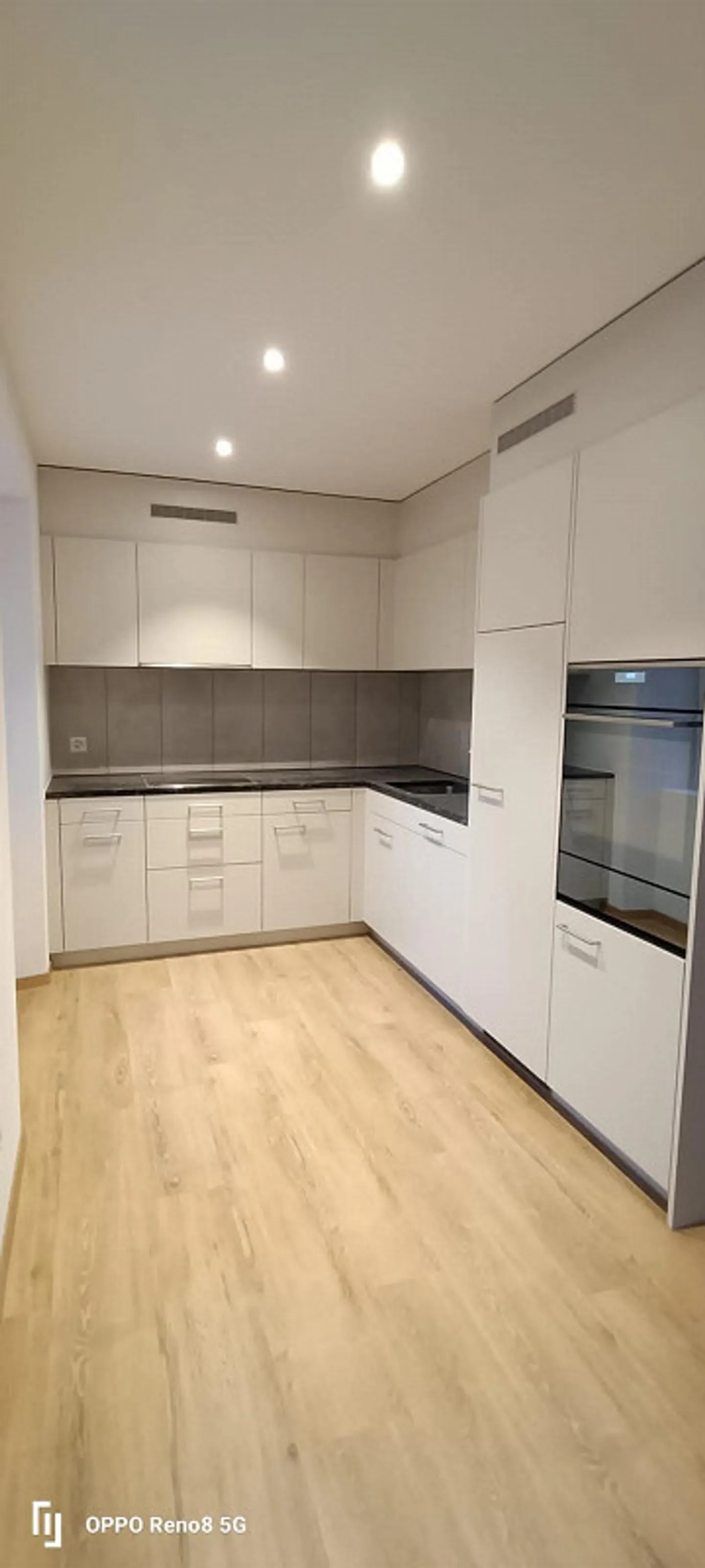 2.5-room apartment with patio - Photo 4 of 8