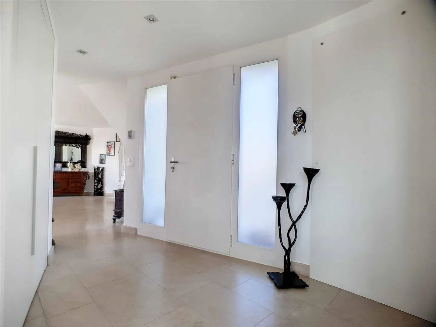 Duplex with garden adjacent to the International School of Lausanne (Yield 4%) - Photo 6 of 13