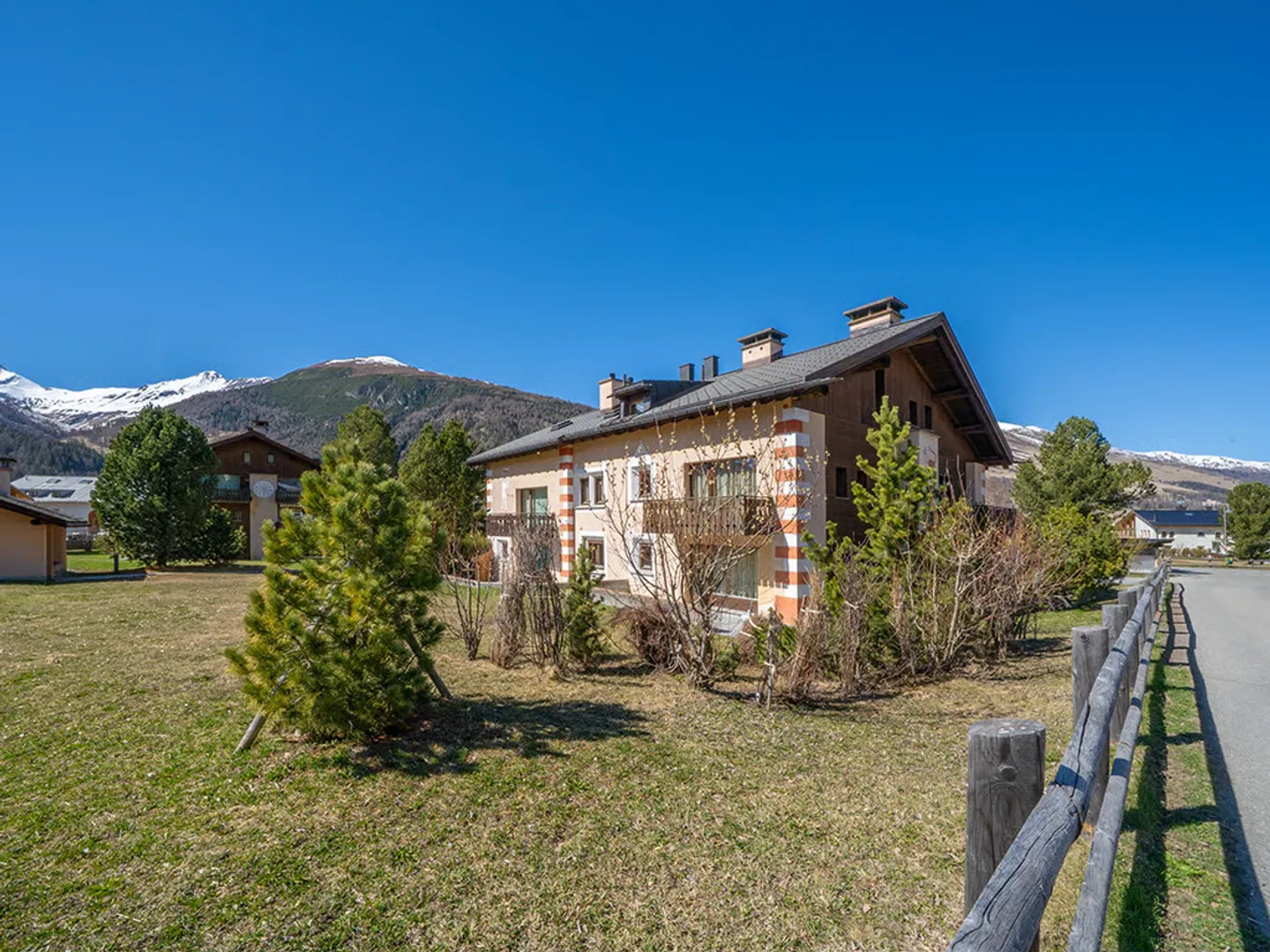 Vie alpine dans un emplacement idyllique - Photo 1 sur 10