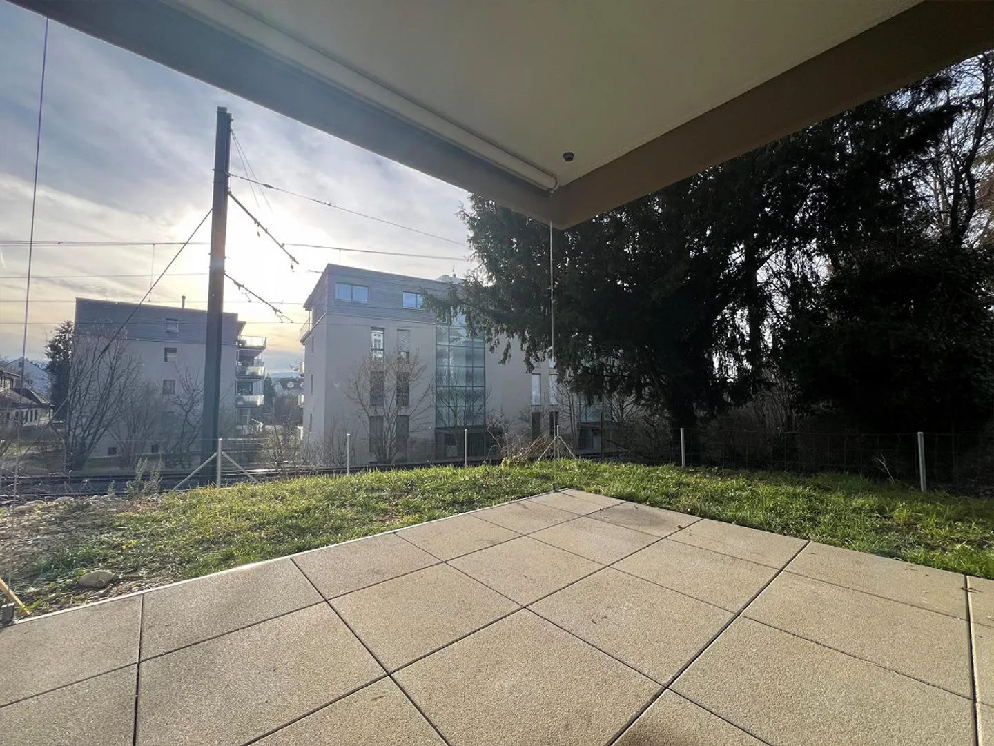 Moderne 3.5-Zimmer-Wohnung im Erdgeschoss - Foto 6 von 8