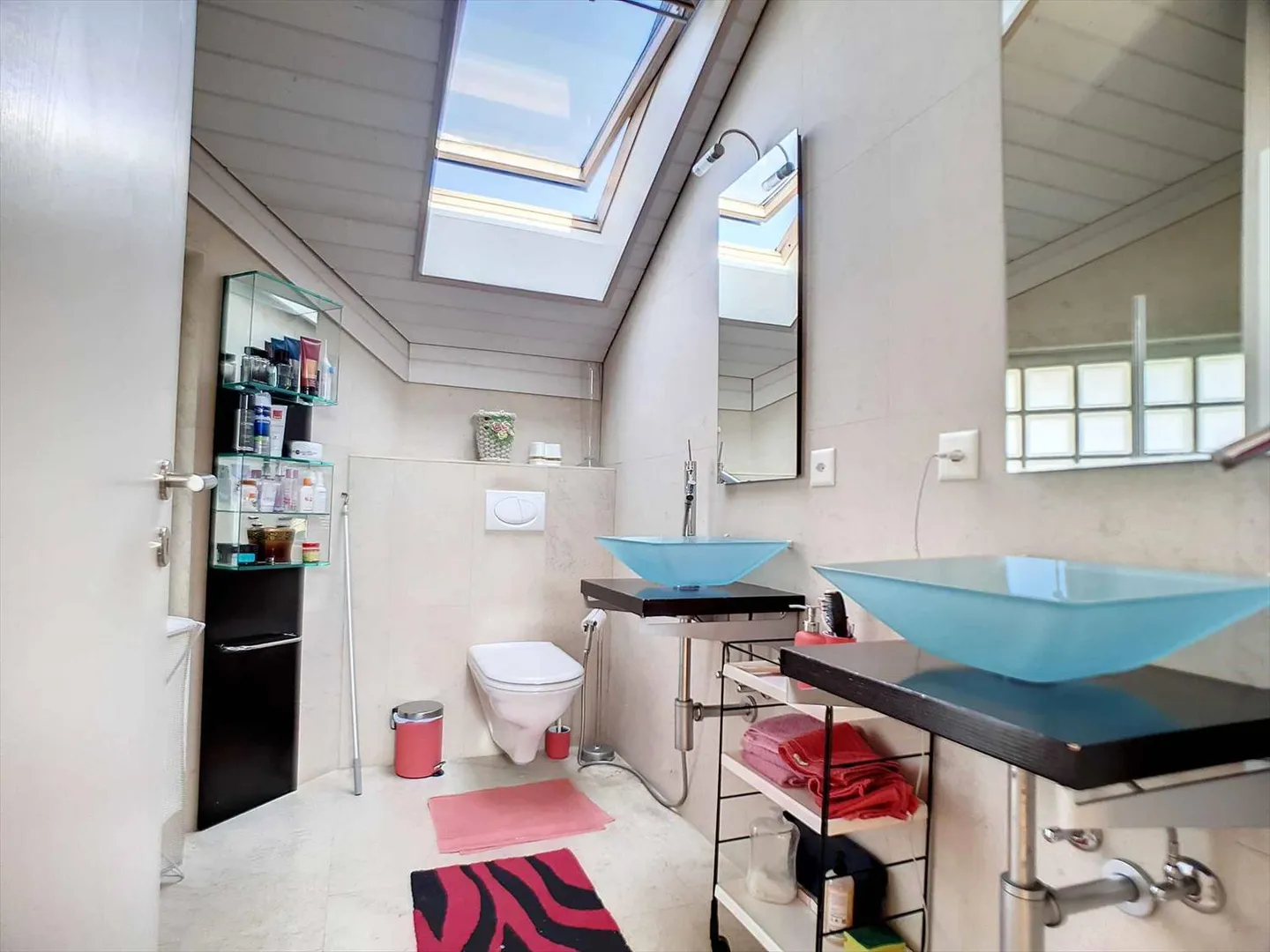 Duplex with garden adjacent to the International School of Lausanne (Yield 4%) - Photo 11 of 13