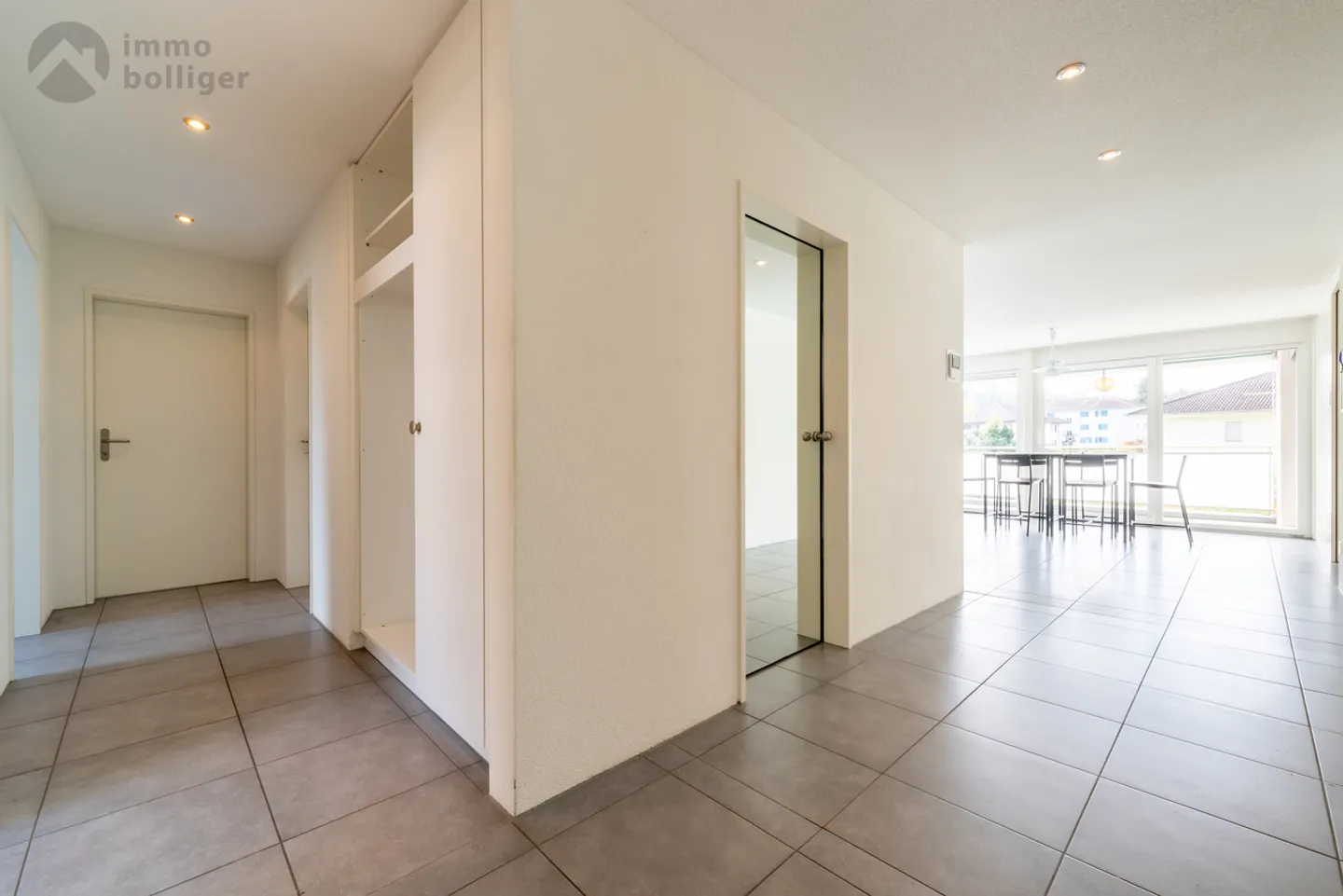 Sunny Rooms, Short Distances – Living with Quality of Life - Photo 6 of 15