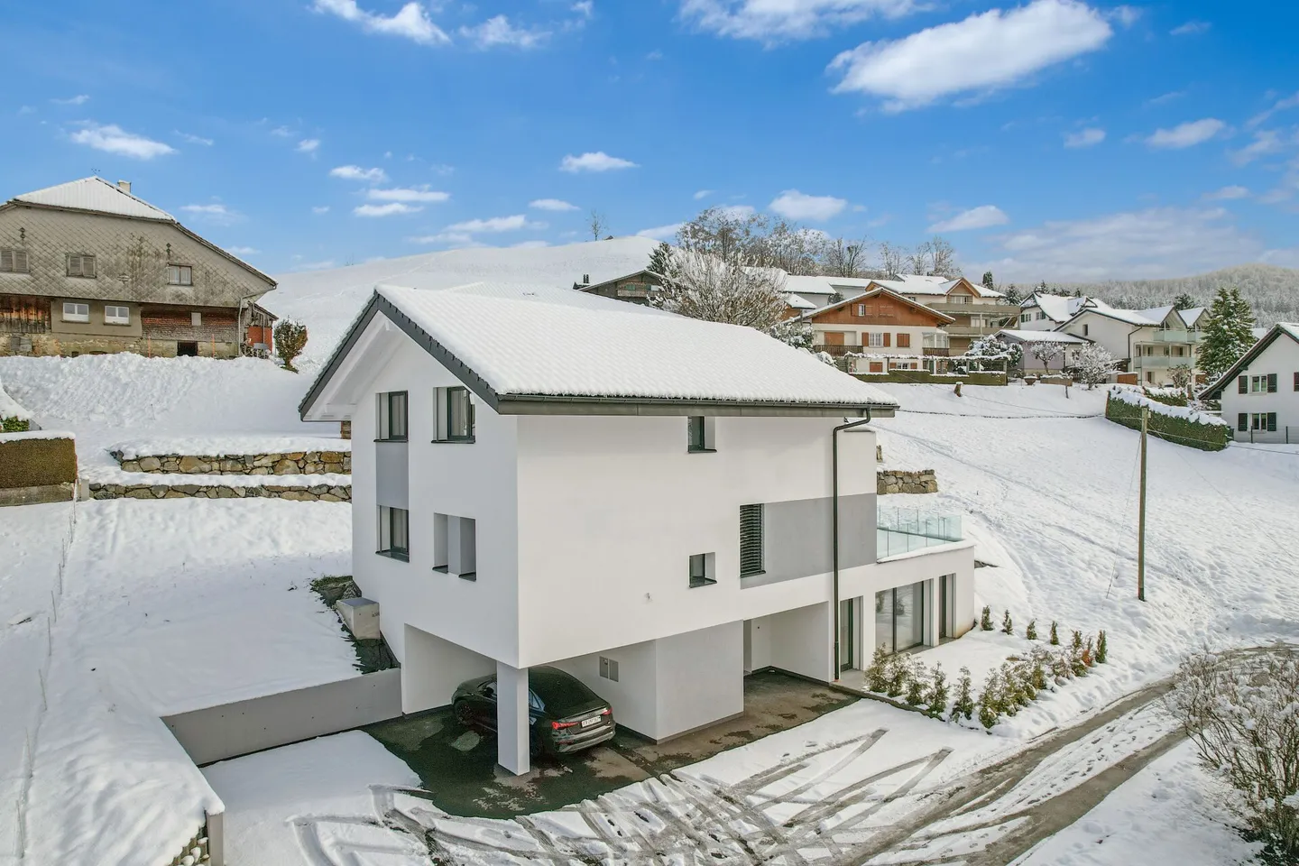 Nid familial nouvellement construit avec appartement - Photo 1 sur 13