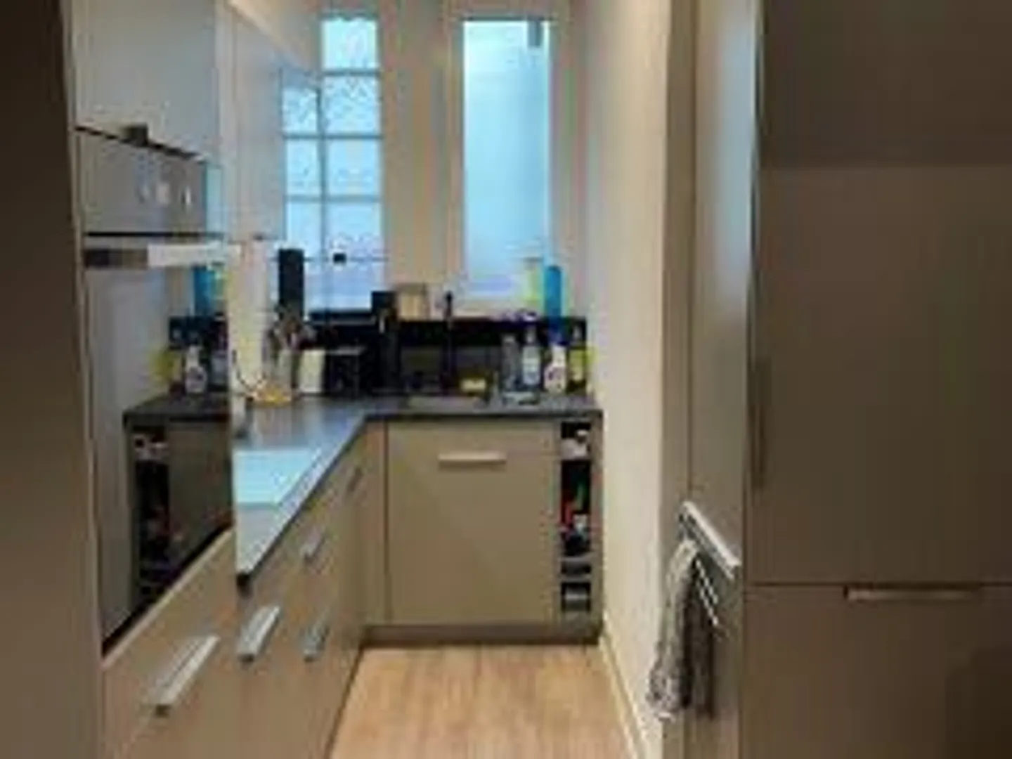 Appartement moderne dans un emplacement central - Photo 4 sur 6