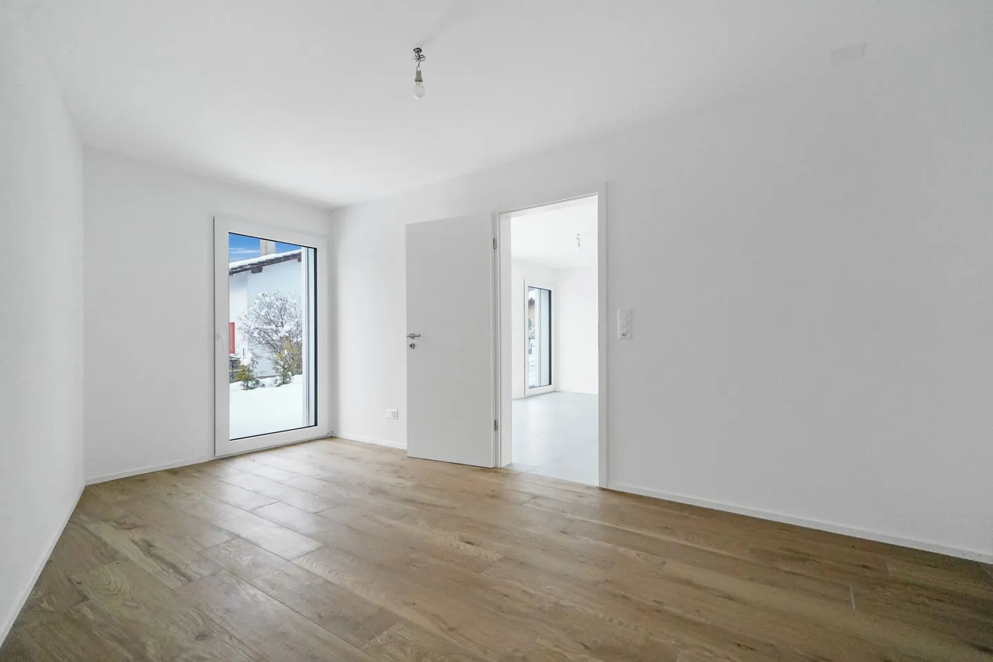 Nid familial nouvellement construit avec appartement - Photo 3 sur 13