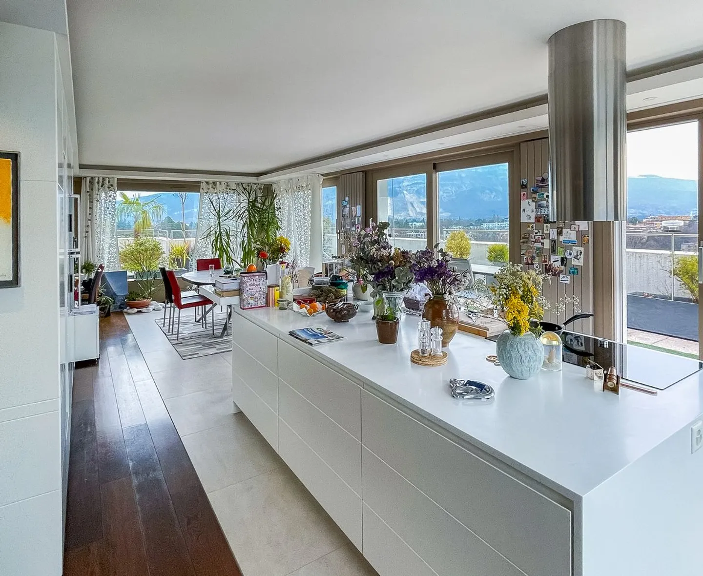 Attico duplex eccezionale con terrazza panoramica e vista sul lago - Foto 2 di 6