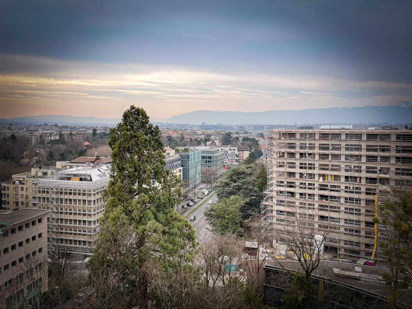 Attico duplex eccezionale con terrazza panoramica e vista sul lago - Foto 3 di 6