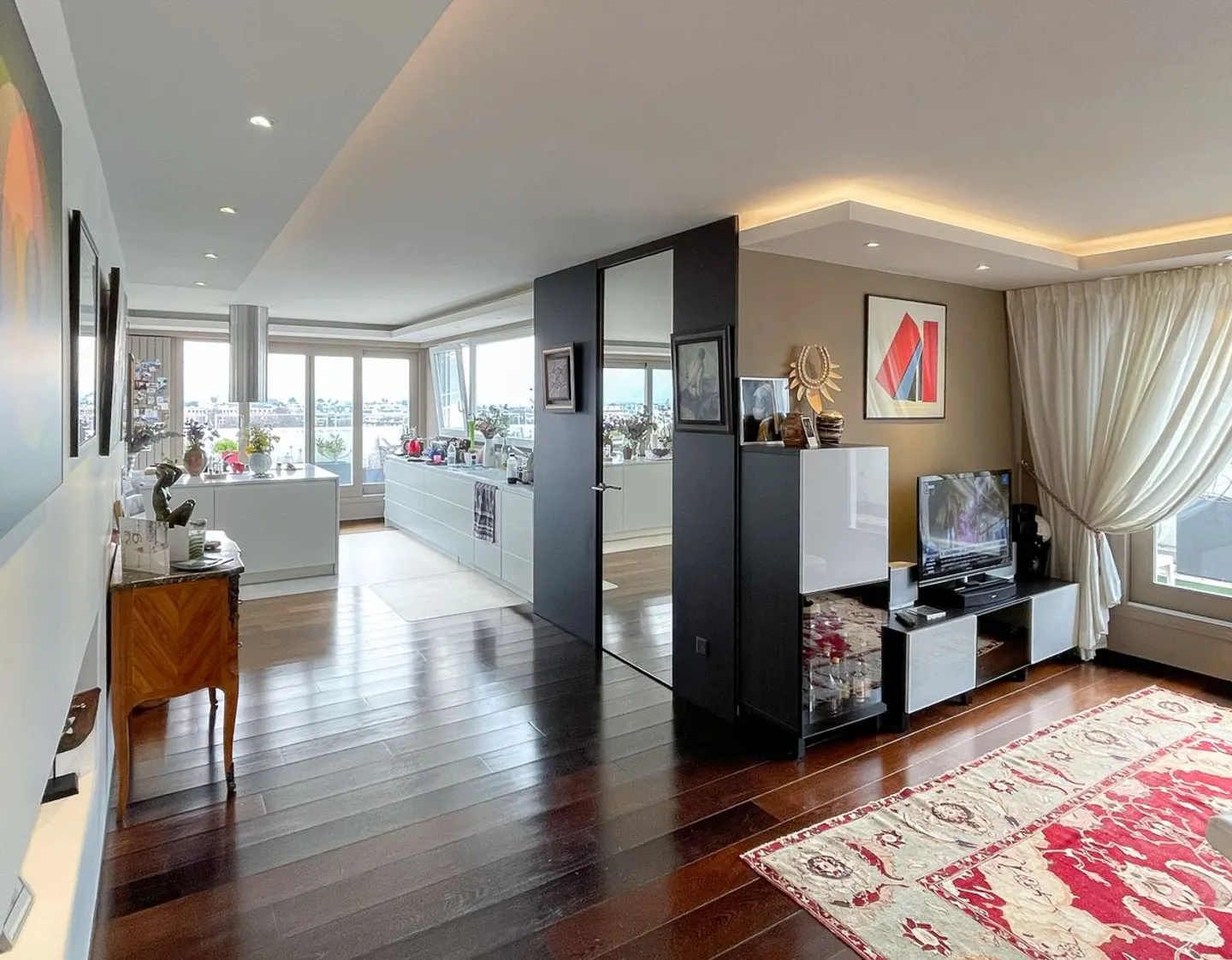 Attico duplex eccezionale con terrazza panoramica e vista sul lago - Foto 4 di 6