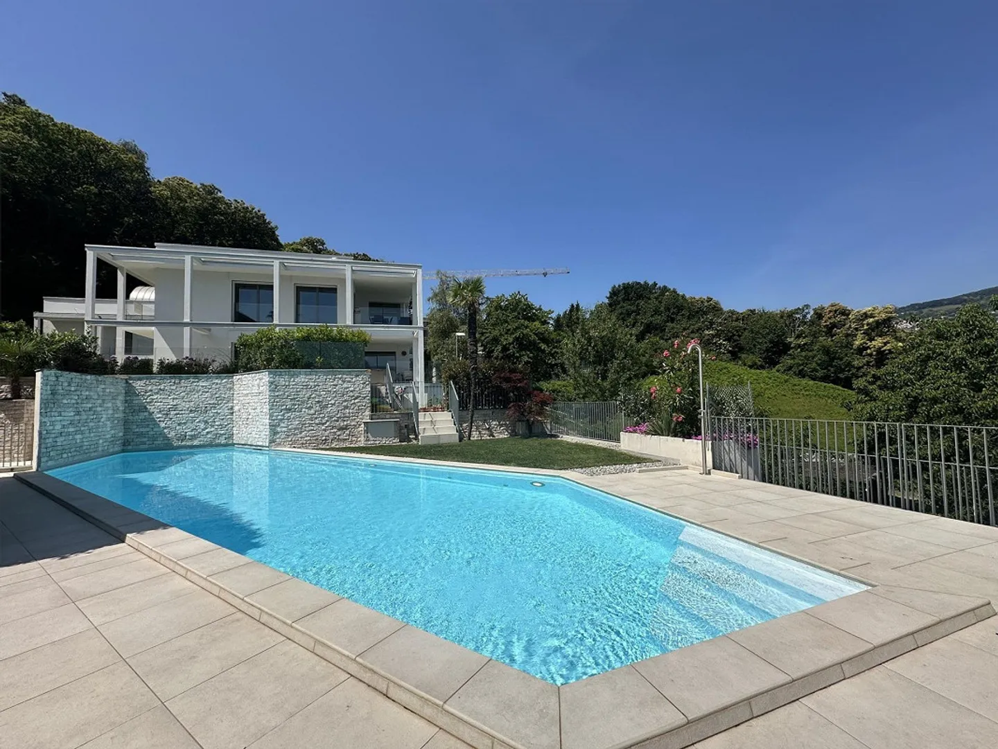 Modern Apartment with Pool - Photo 2 of 13