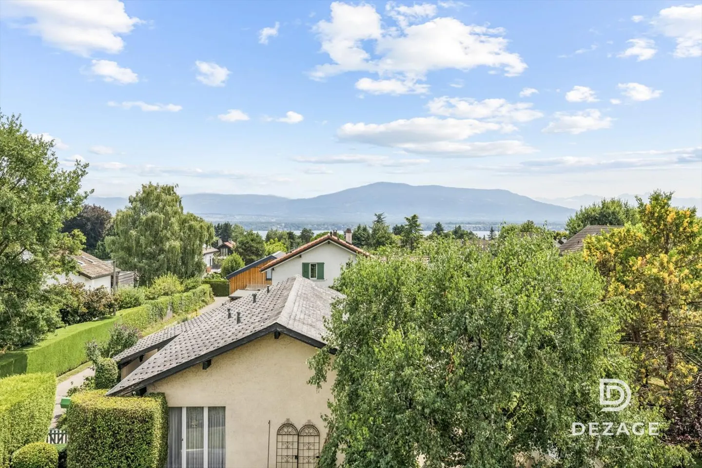 Coppet - Casa familiare tranquilla con grande giardino, vicino ai servizi e a 10 minuti da Ginevra - Foto 1 di 11