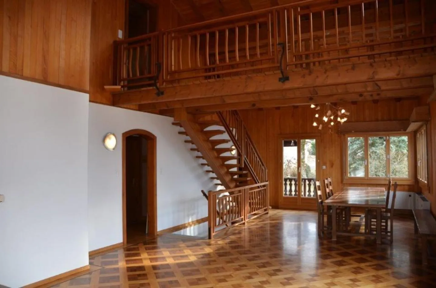 Very beautiful chalet with exceptional view of the lake - Photo 3 of 13
