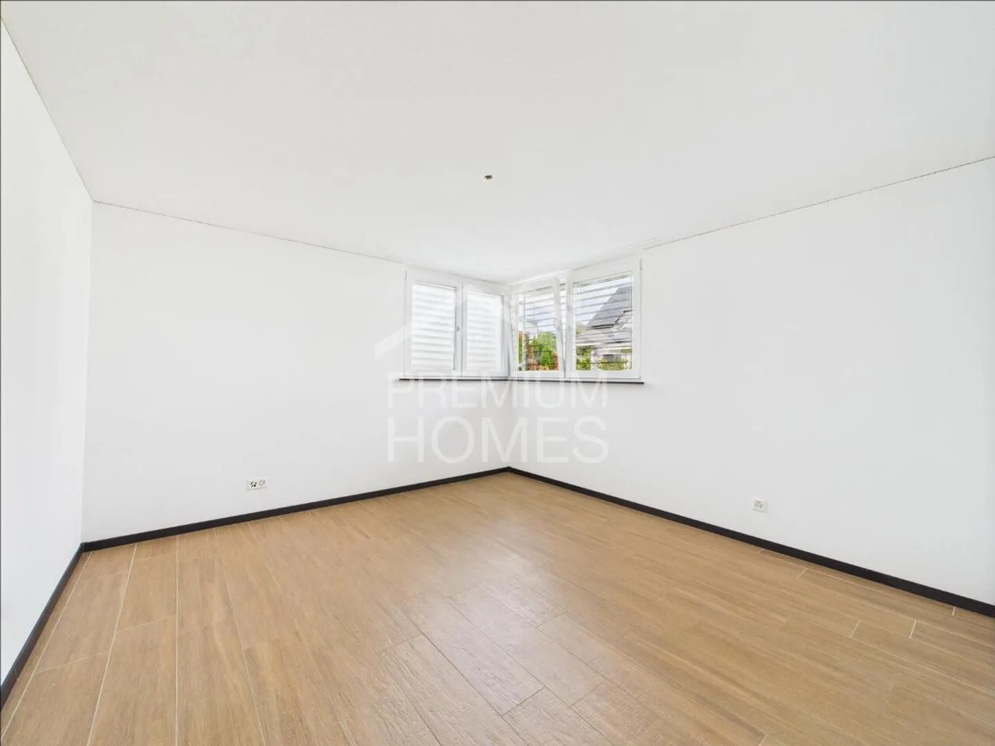 Stylish Garden Apartment with 4.5 Rooms - Photo 8 of 10