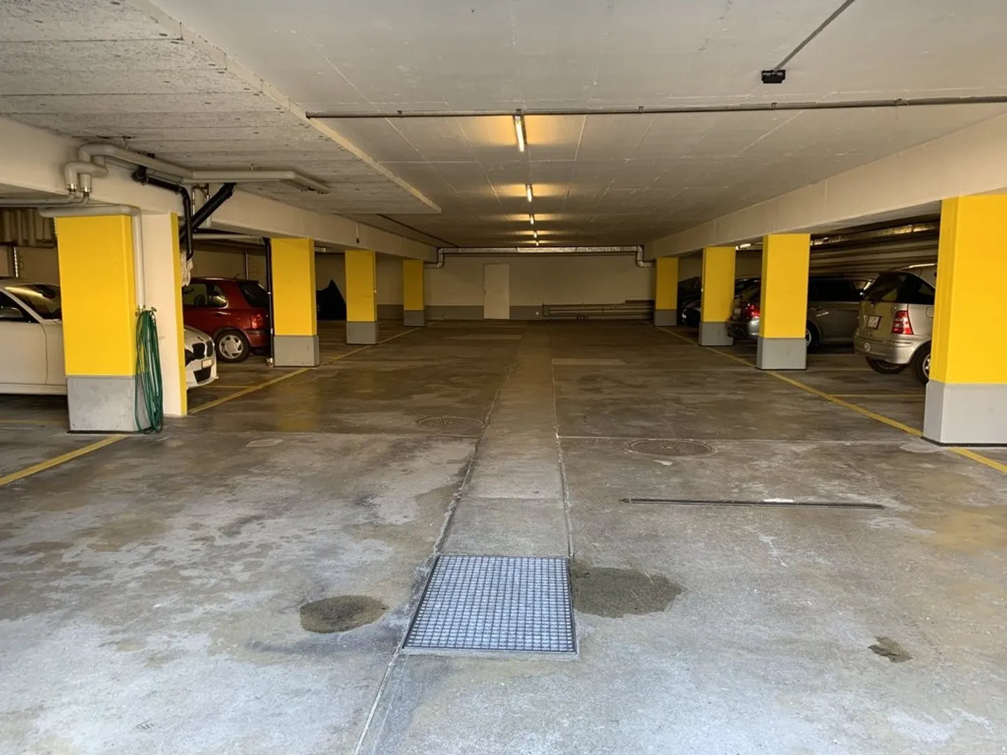 Place de parking à louer - Photo 2 sur 3