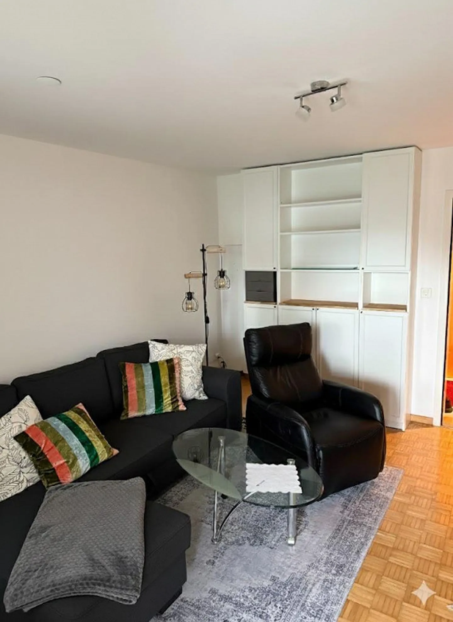 2.5-Room Ground Floor Apartment - Newly Renovated in a Central Location - Photo 6 of 10