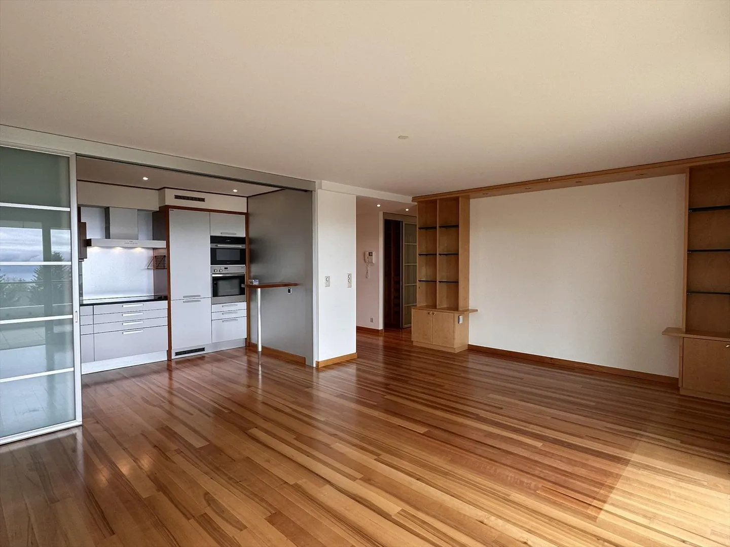 3.5 Room Apartment - Photo 4 of 14