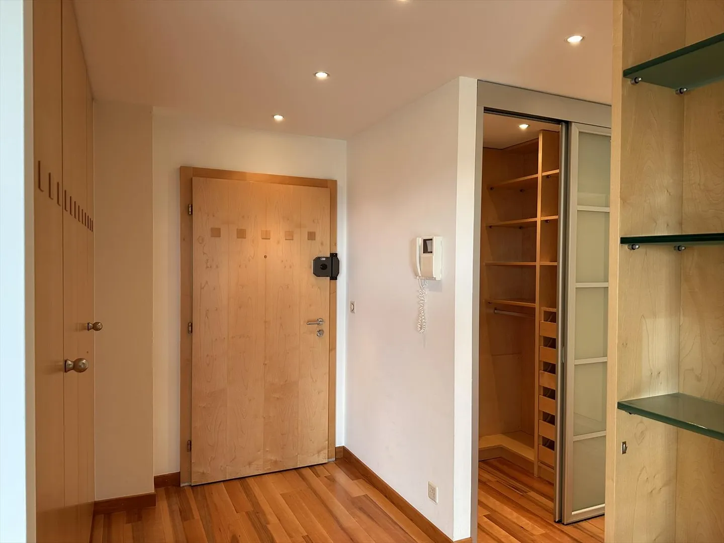 3.5 Room Apartment - Photo 6 of 14