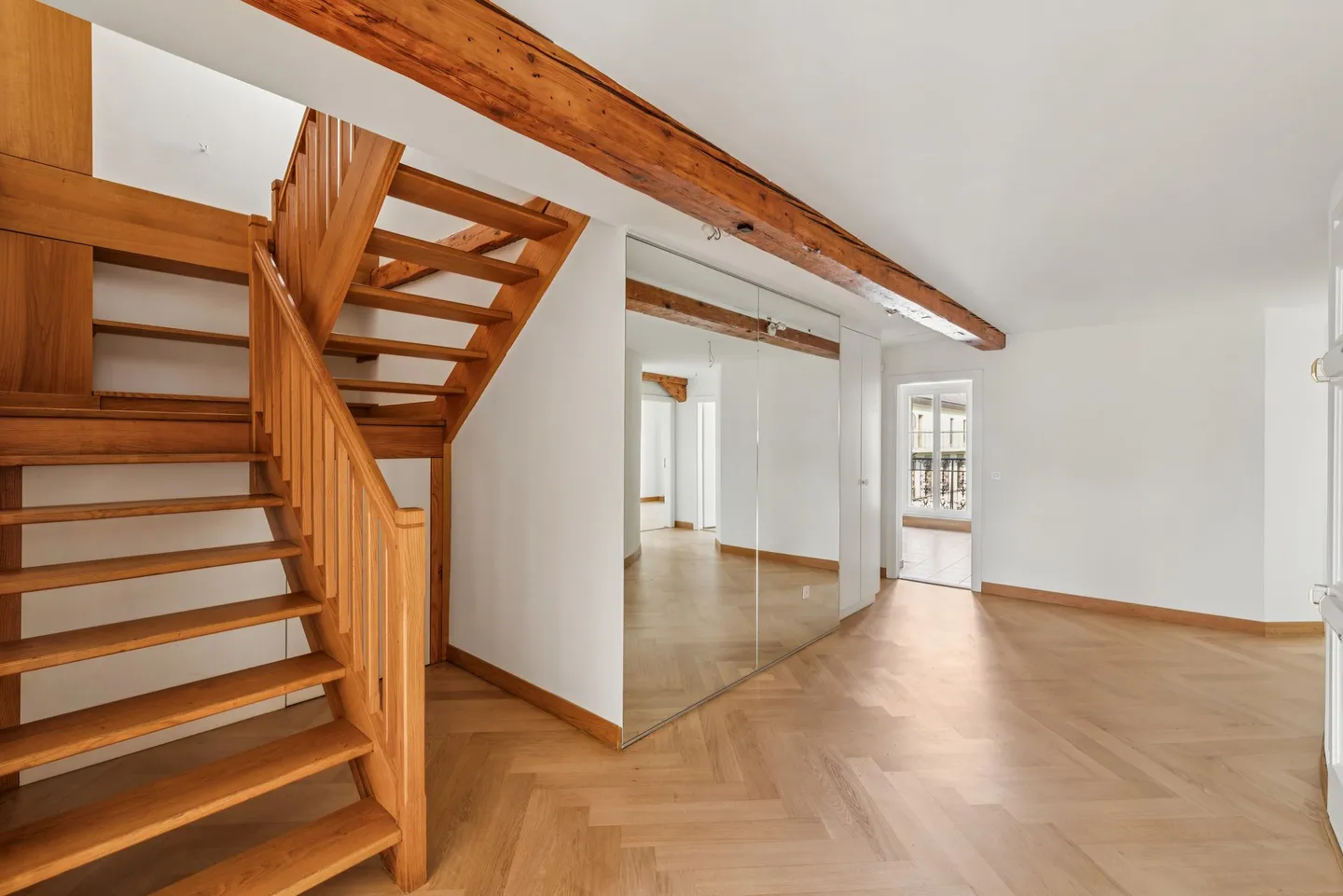 Magnificent renovated duplex of 7 rooms with balcony in the heart of Geneva - Photo 10 of 10