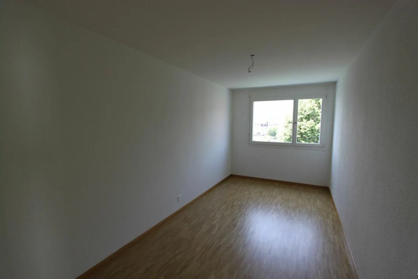 Moderne 5.5-Zimmerwohnung an idealer Lage - Foto 8 von 9