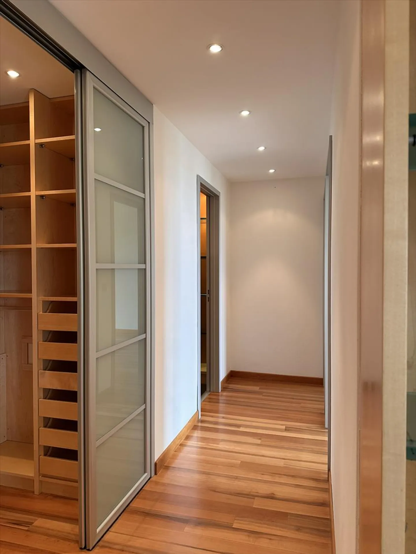 3.5 Room Apartment - Photo 8 of 14