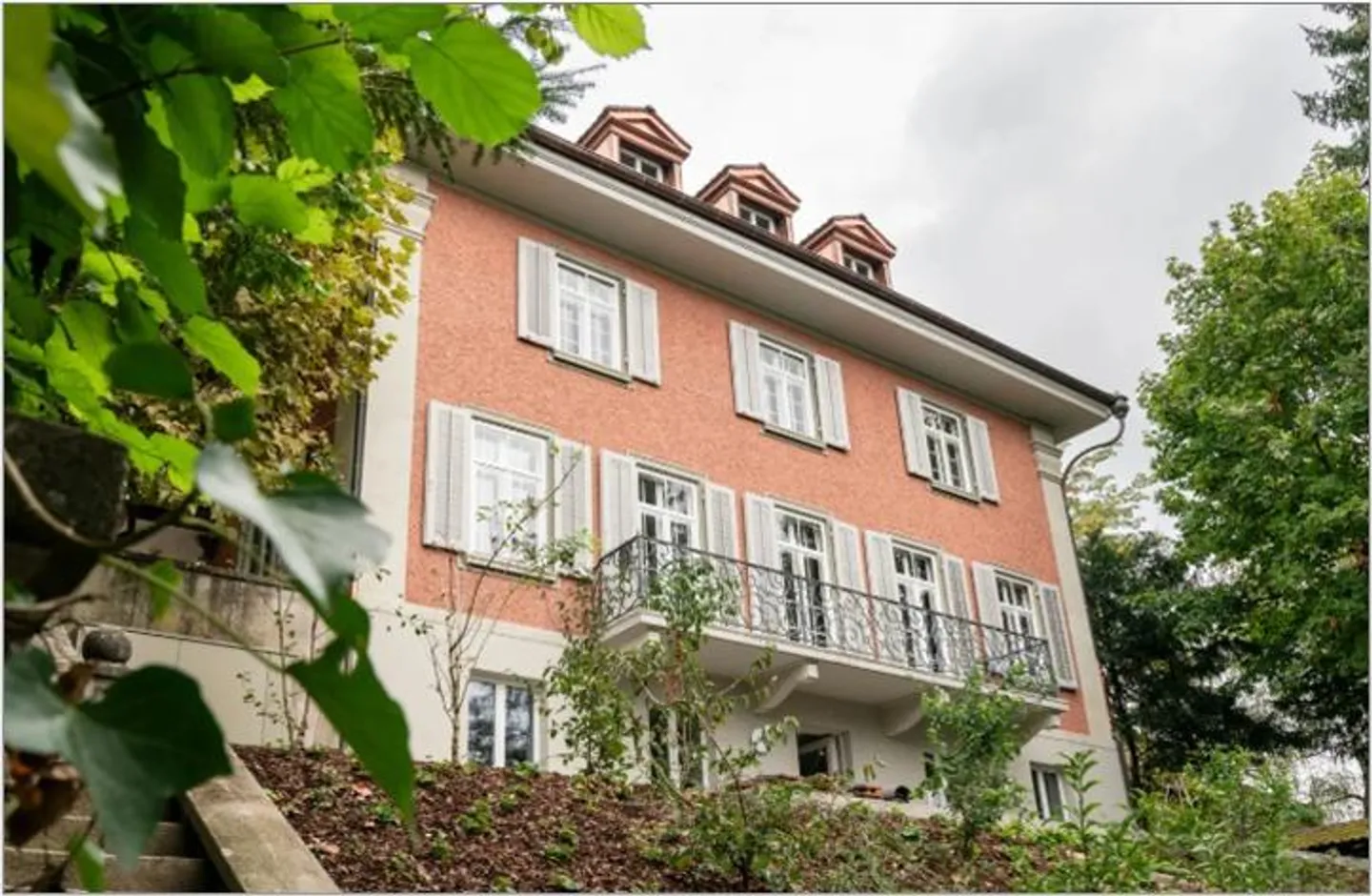 Appartement dans une villa historique. +80m² d'espace extérieur. Loyer : Jour/Semaine/Mois - Photo 1 sur 10