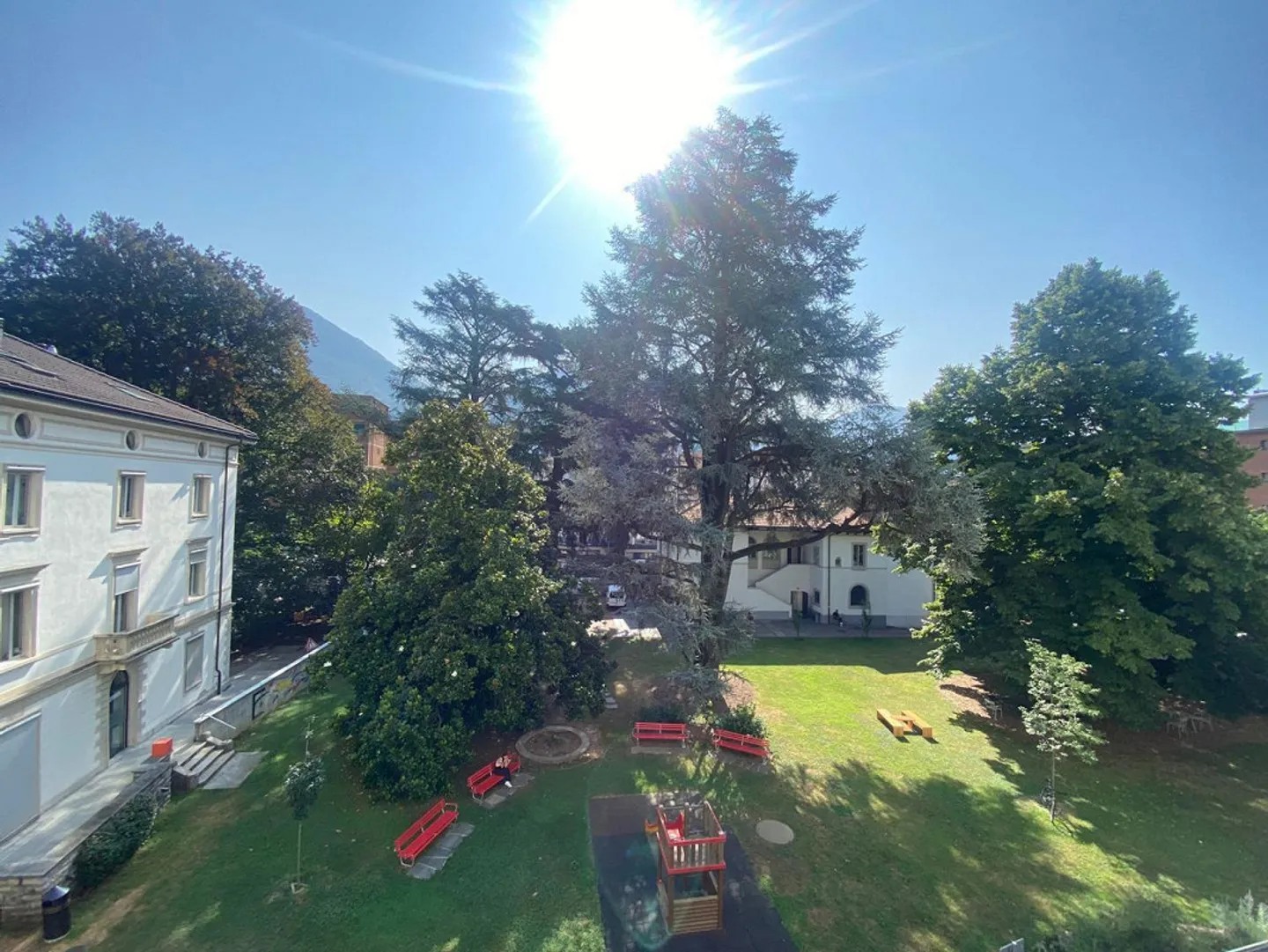 Appartamento 4 1/2 locali nel centro città con vista tranquilla e soleggiata... - Foto 14 di 17