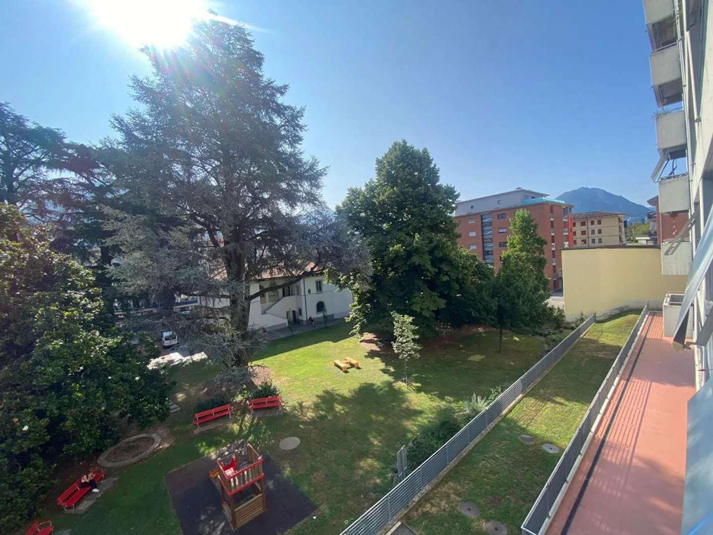 Appartamento 4 1/2 locali nel centro città con vista tranquilla e soleggiata... - Foto 15 di 17