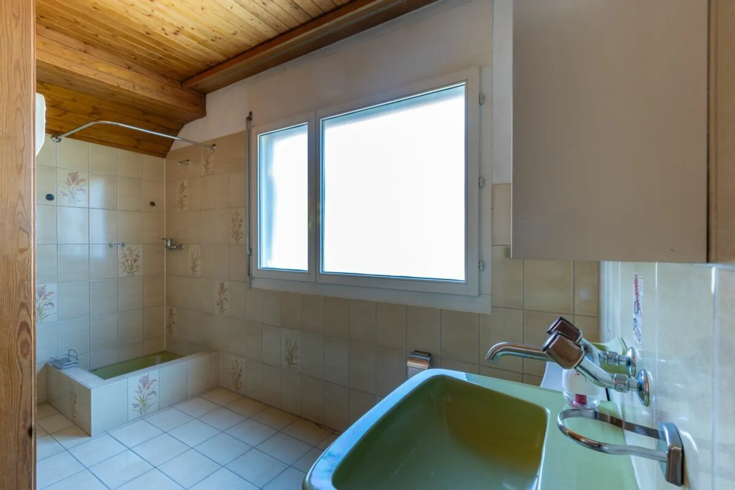 Freistehendes Einfamilienhaus mit Sonnenterrassen und Einliegerwohnung - Foto 12 von 30