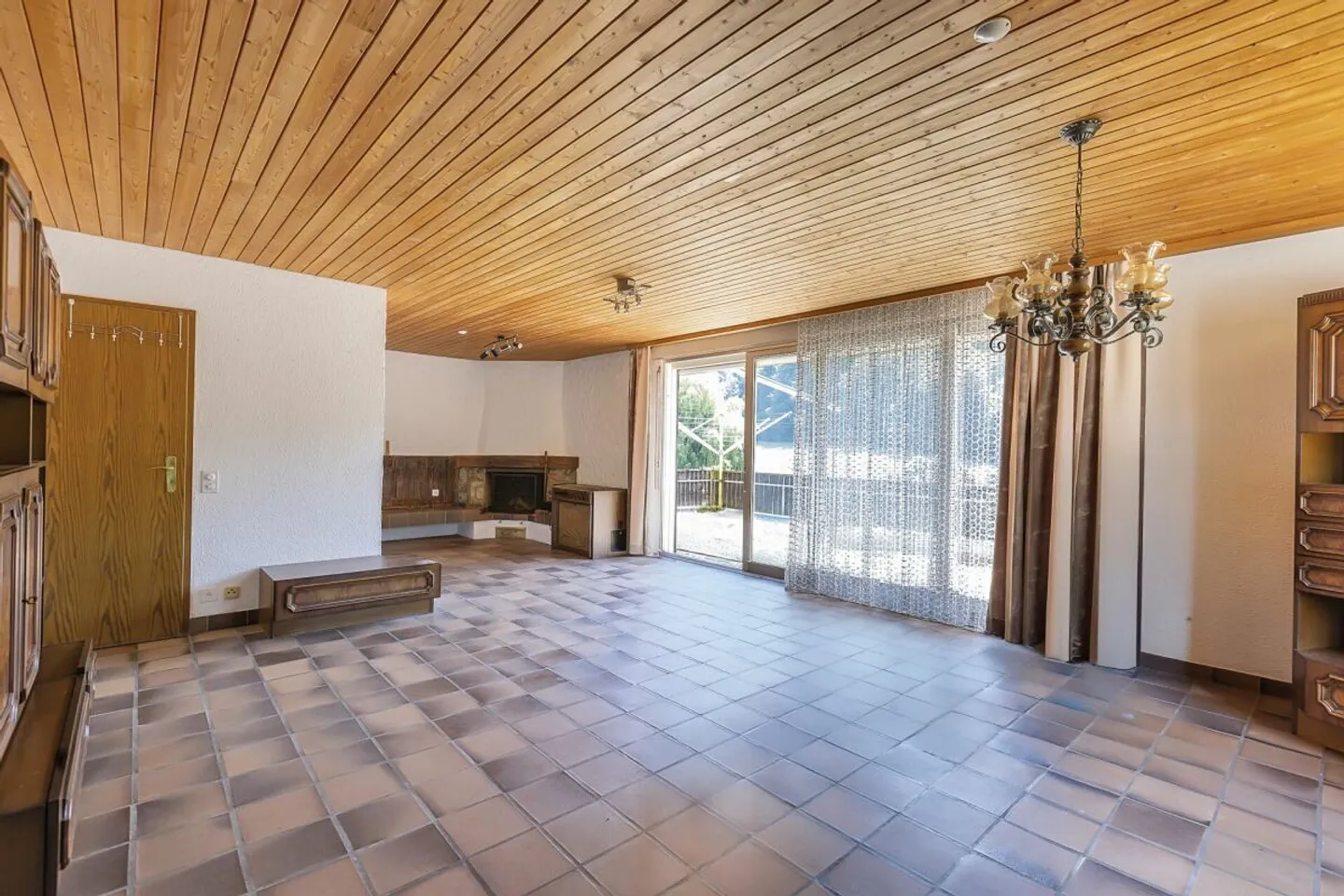 Freistehendes Einfamilienhaus mit Sonnenterrassen und Einliegerwohnung - Foto 14 von 30