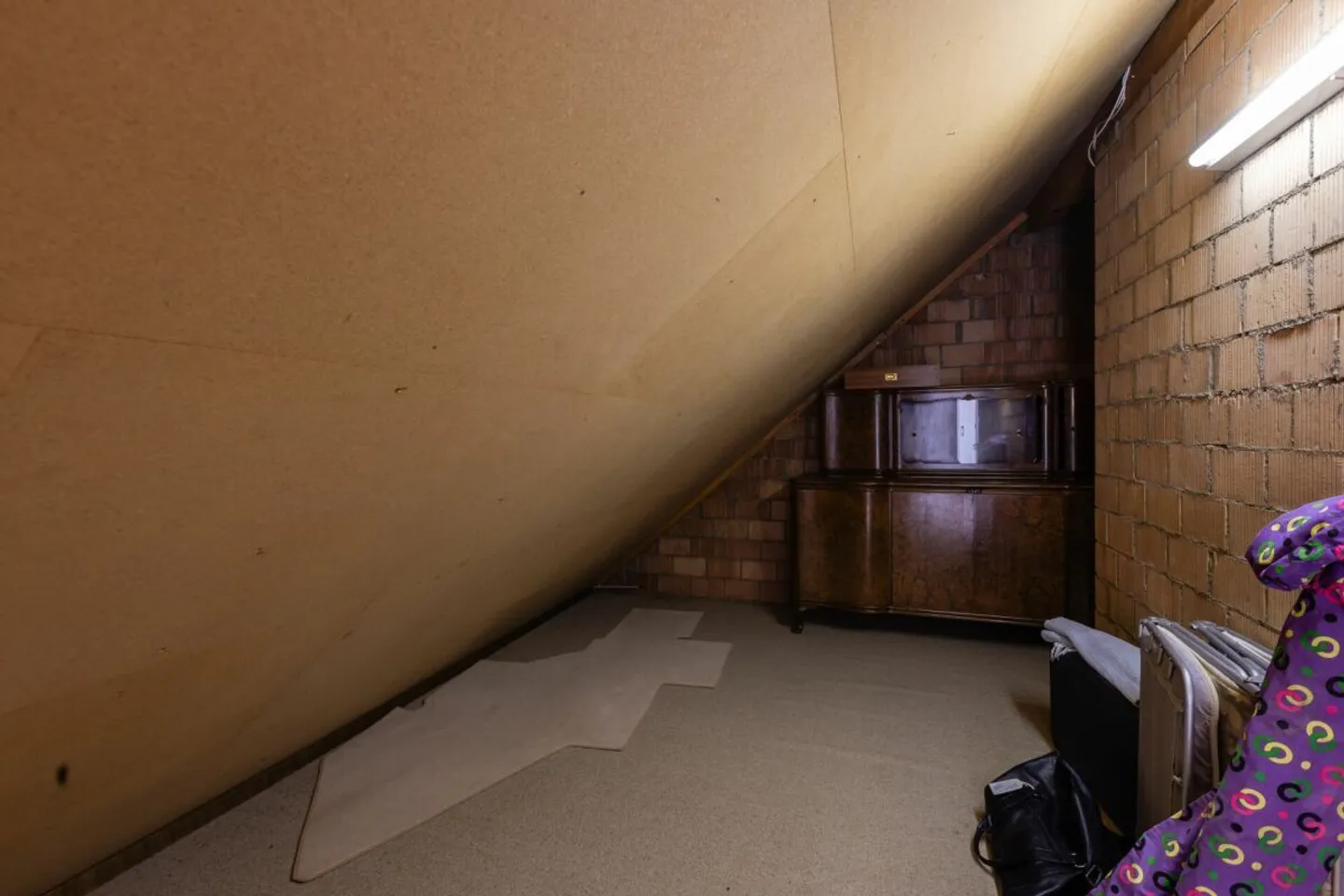 Freistehendes Einfamilienhaus mit Sonnenterrassen und Einliegerwohnung - Foto 15 von 30