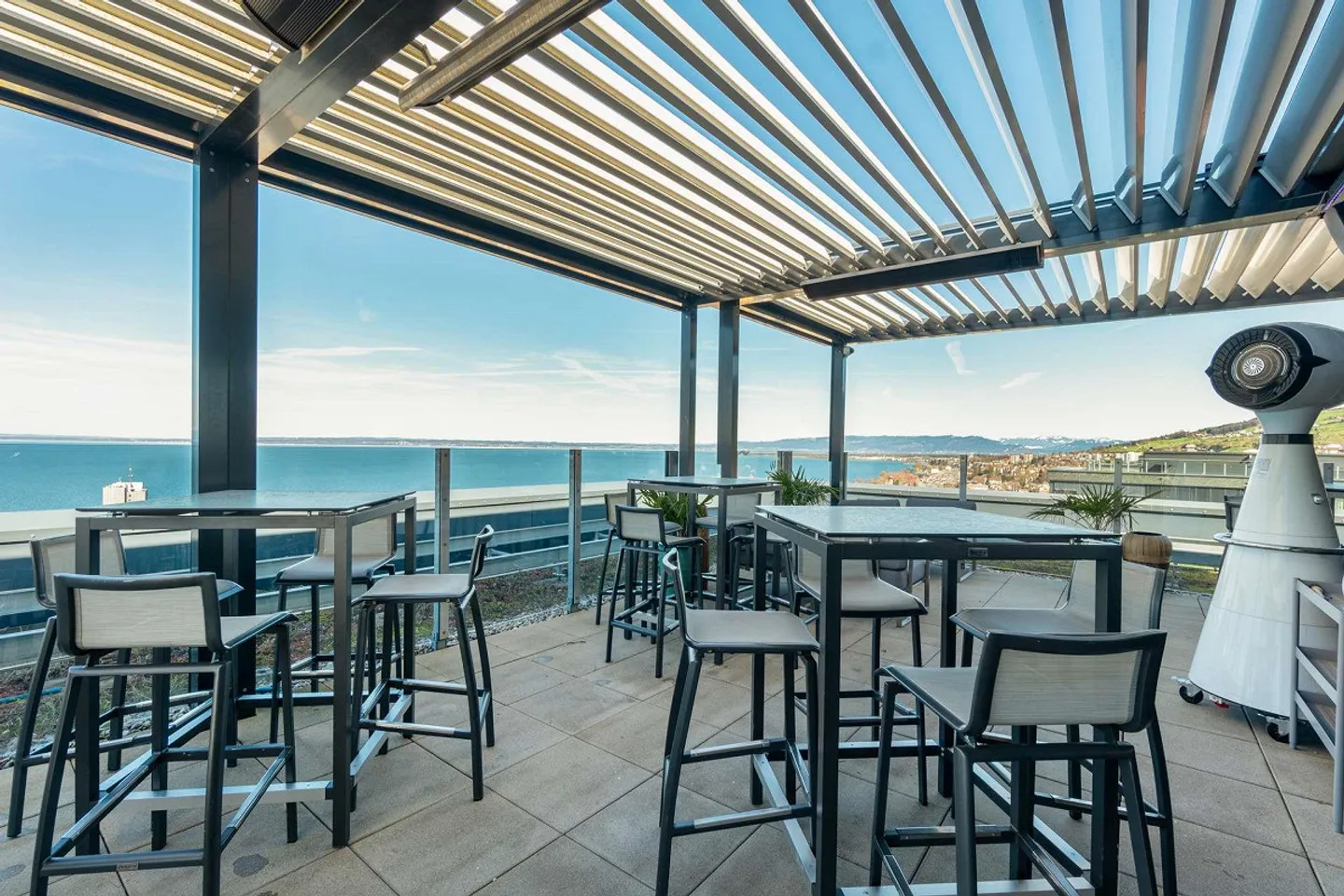 Spazio commerciale esclusivo con vista panoramica sul lago - Foto 4 di 10