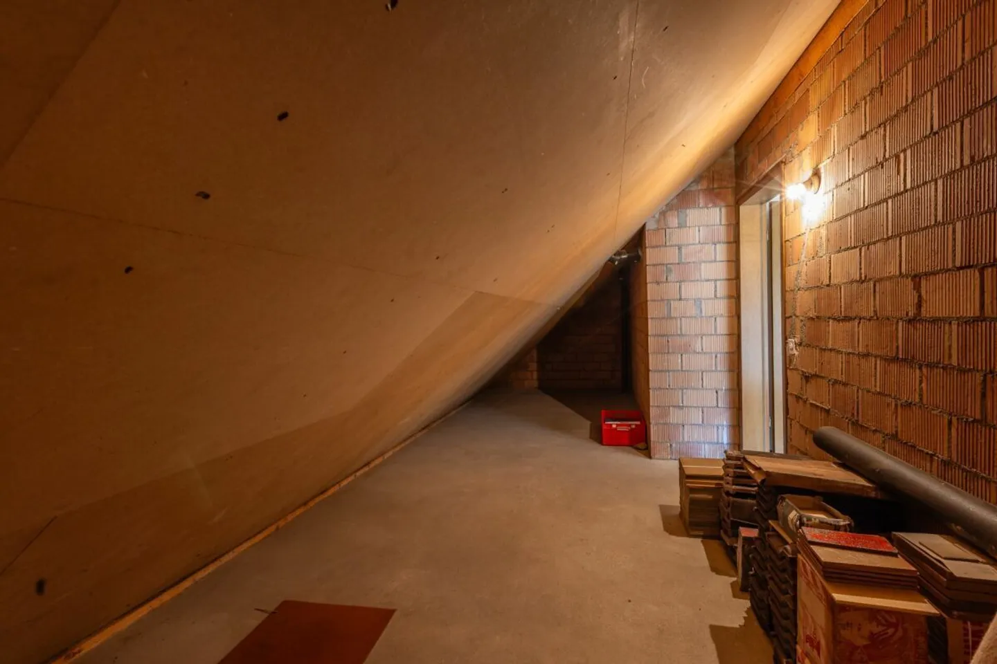 Freistehendes Einfamilienhaus mit Sonnenterrassen und Einliegerwohnung - Foto 19 von 30