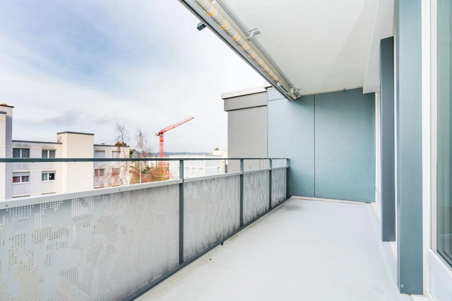 Appartement rénové au rez-de-chaussée surélevé - Photo 10 sur 11