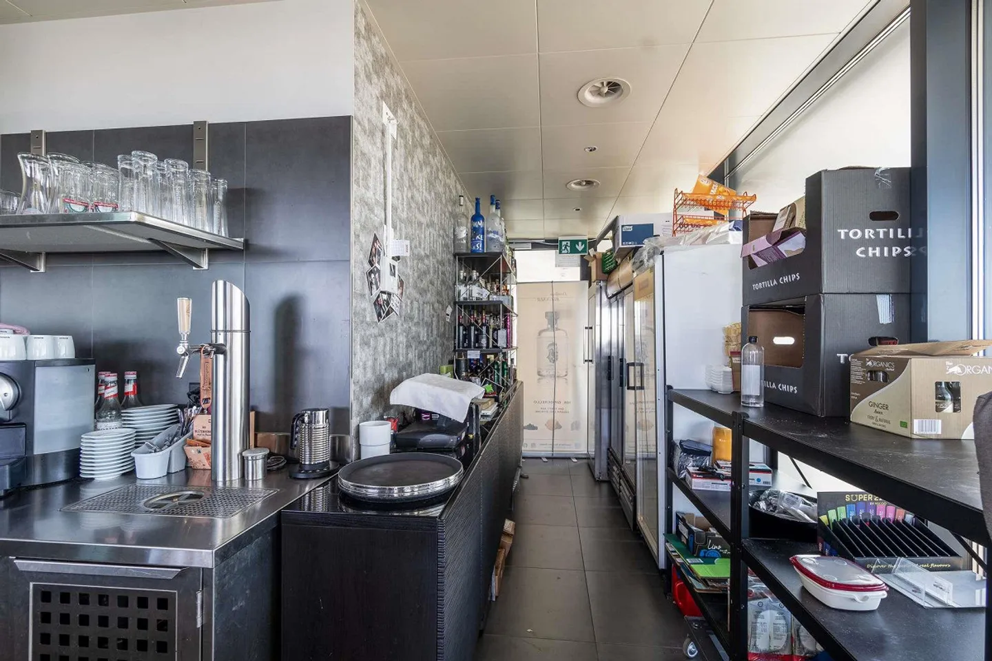 Spazio commerciale esclusivo con vista panoramica sul lago - Foto 9 di 10