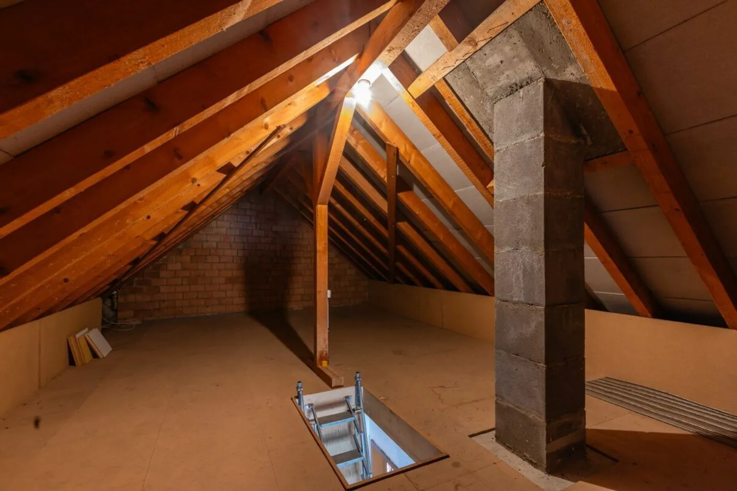 Freistehendes Einfamilienhaus mit Sonnenterrassen und Einliegerwohnung - Foto 21 von 30