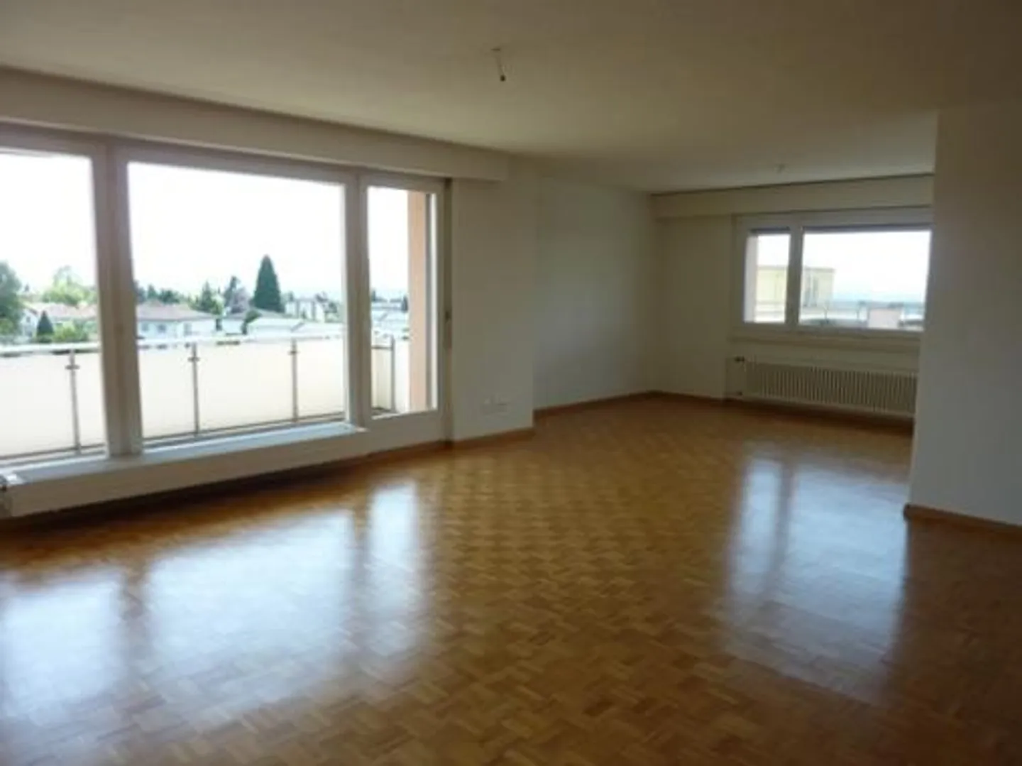 Geräumige Attikawohnung mit Terrasse - Foto 2 von 5