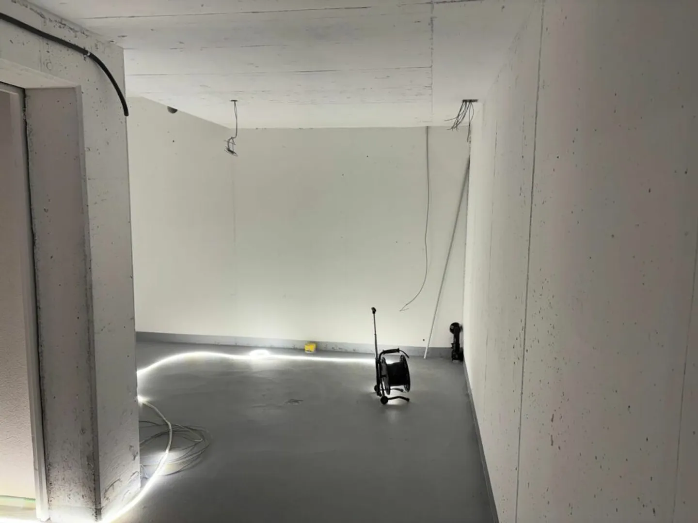 Storage space or space for hobbies needed? Available room for rent. - Photo 2 of 5