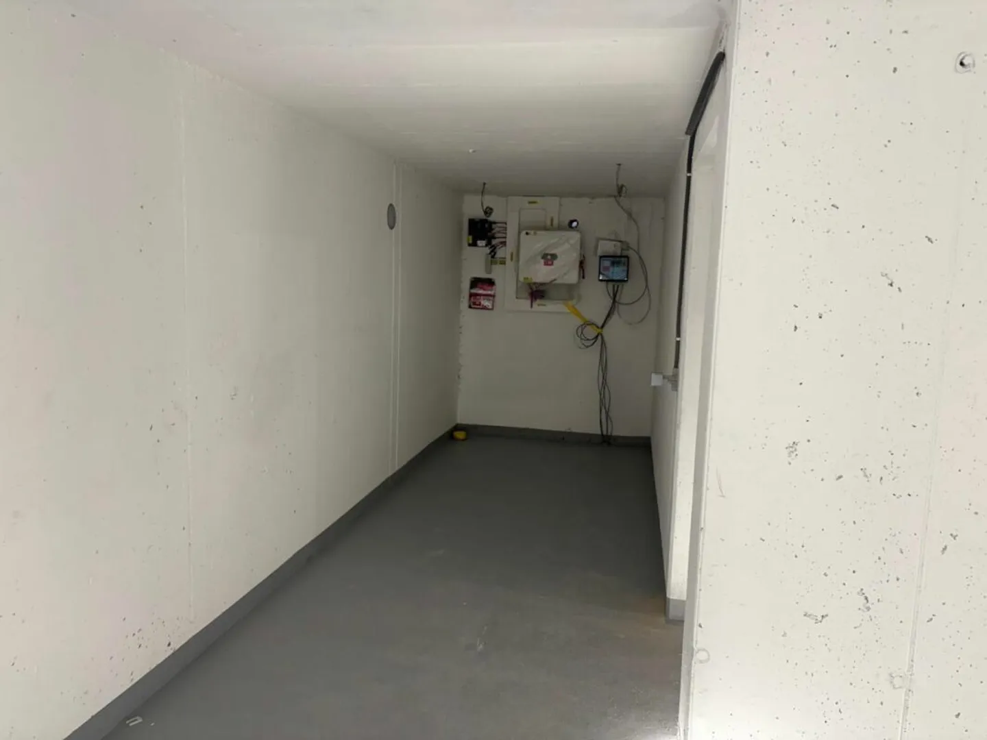 Storage space or space for hobbies needed? Available room for rent. - Photo 5 of 5