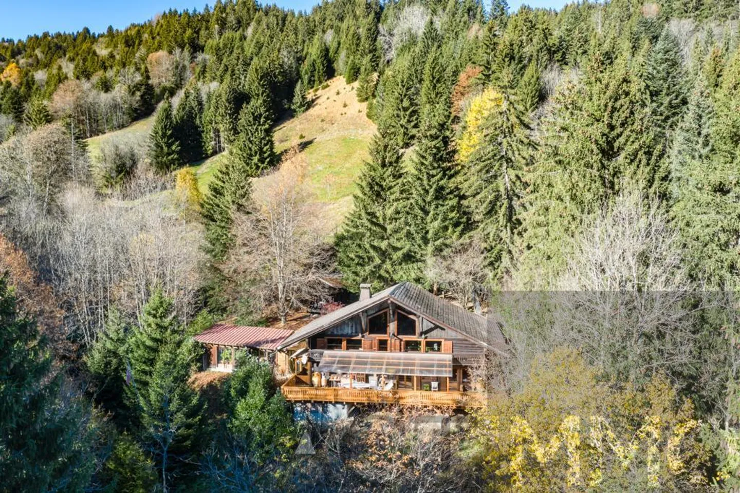 Chalet for sale - Photo 1 of 12