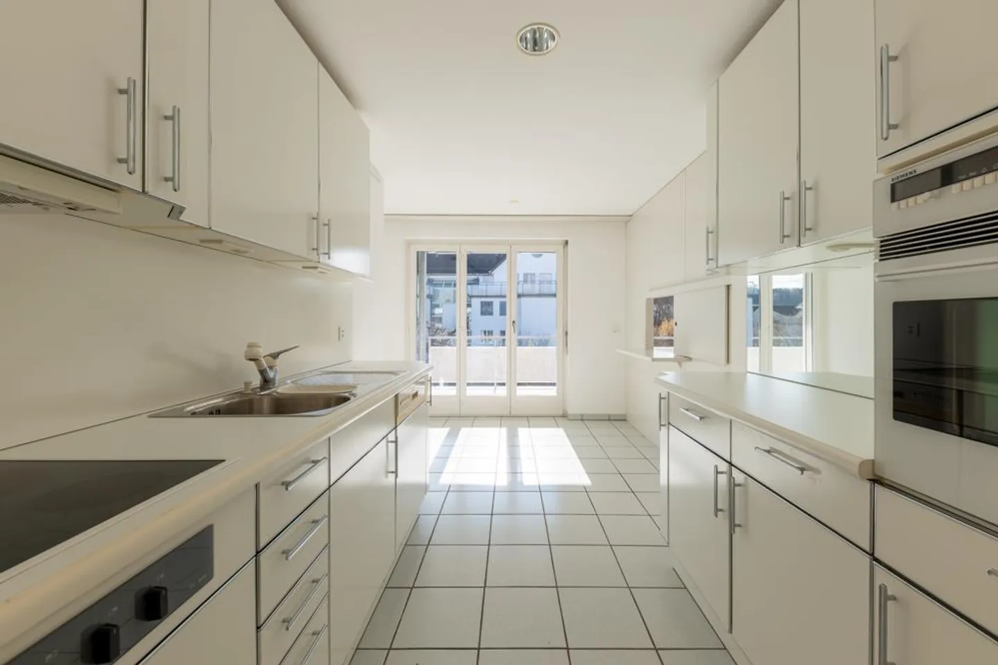 Sun-drenched Apartment - Photo 3 of 8