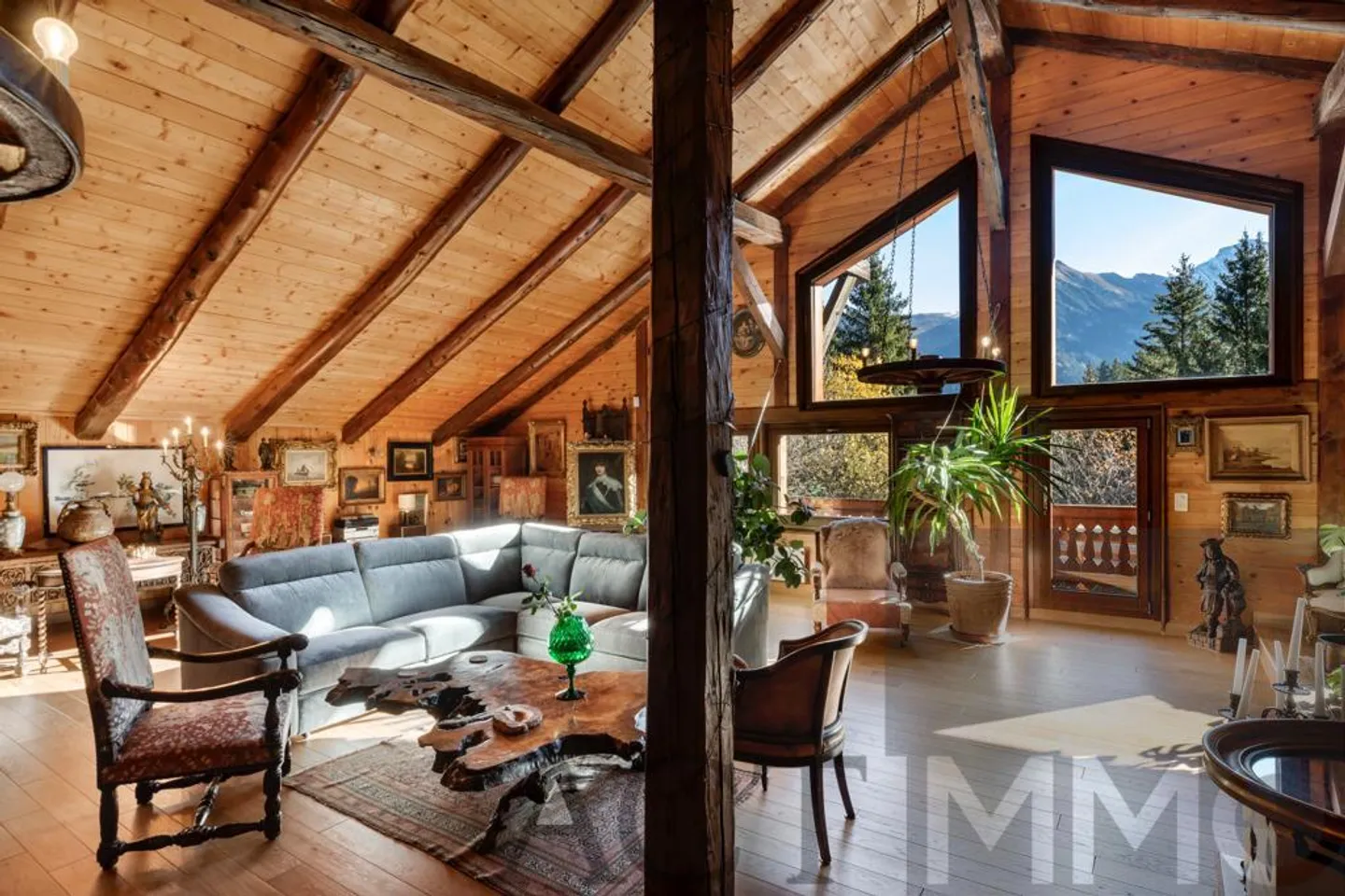Chalet for sale - Photo 3 of 12
