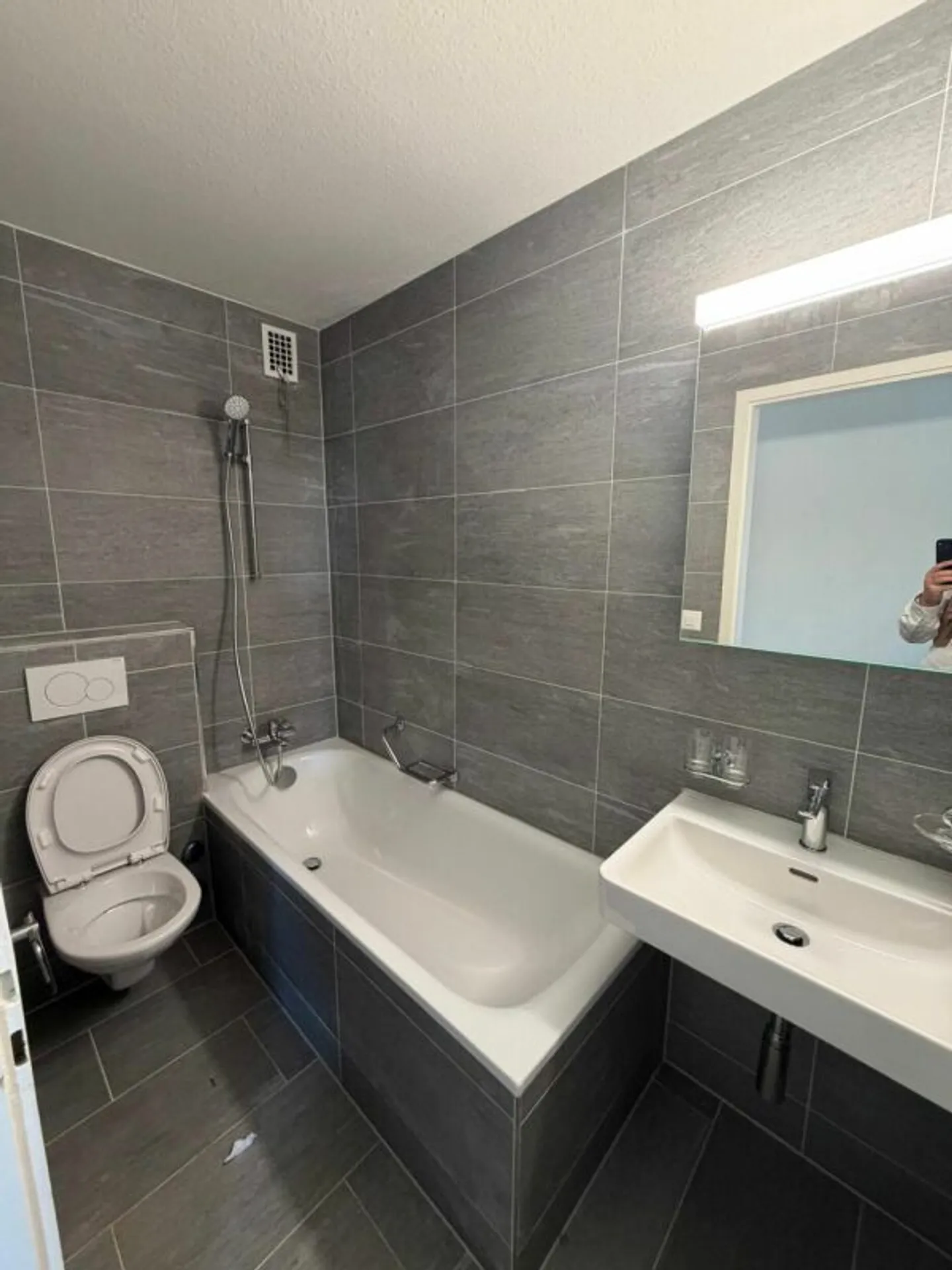 Bellissimo appartamento di 2,5 stanze disponibile immediatamente - Foto 2 di 5