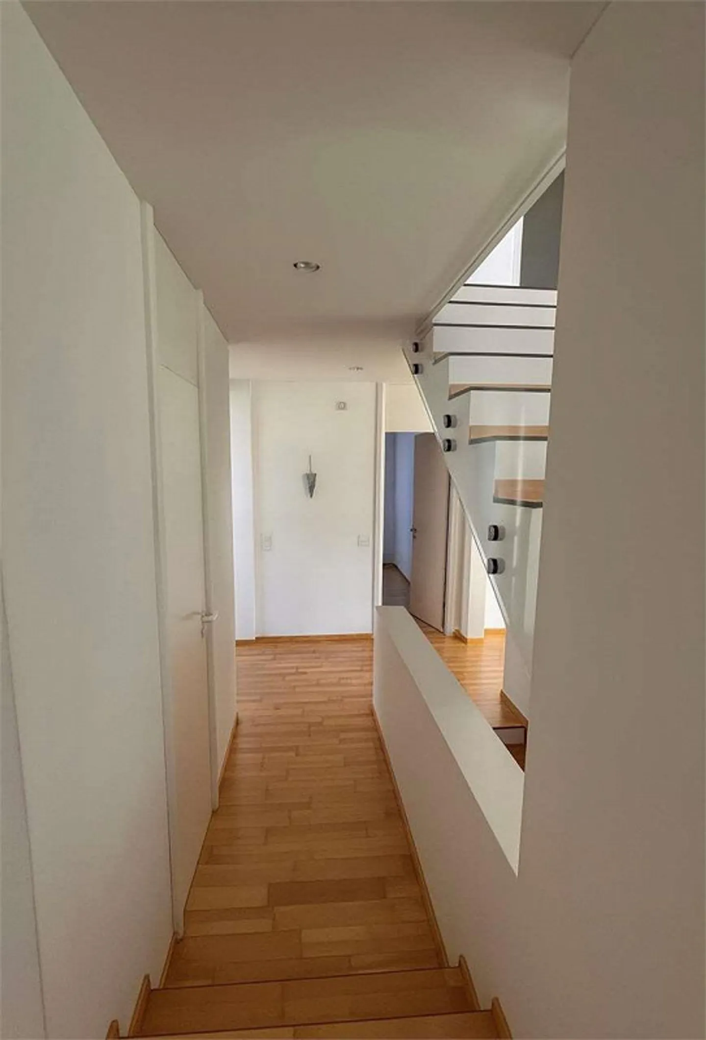 Elegant Villa with private garden a few minutes from Lugano - Photo 6 of 13