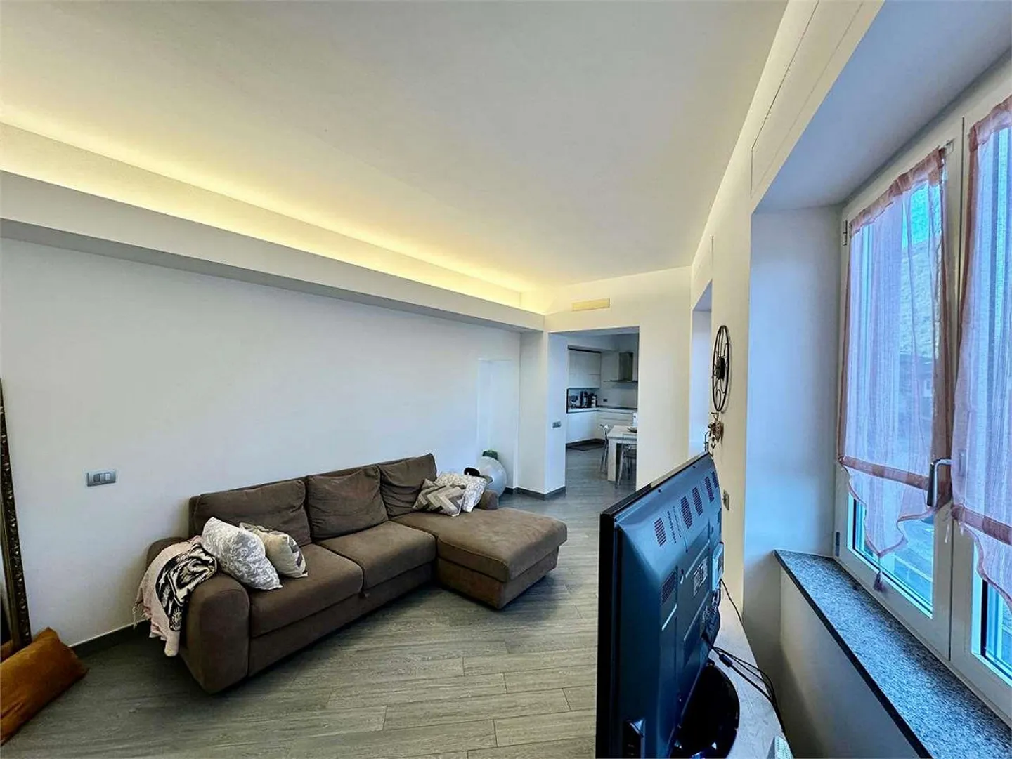 Wohnung komplett renoviert - Kern von Capolago - Foto 1 von 9