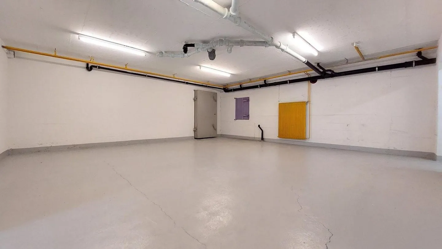 Storage rooms between 11-111 m² in the 3rd basement - Photo 2 of 7