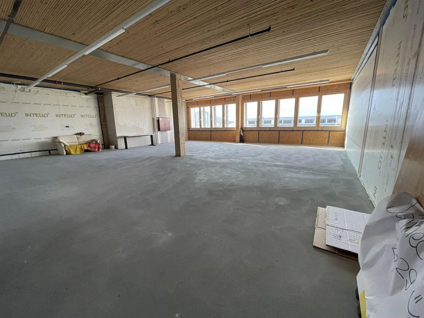 Exclusive office space in GZU Seewen SZ – Customization as desired - Photo 3 of 6